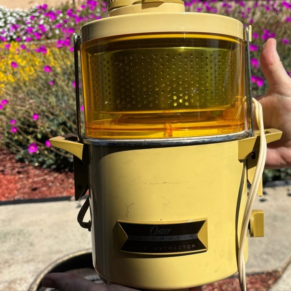 Oster Yellow Juice Extractor